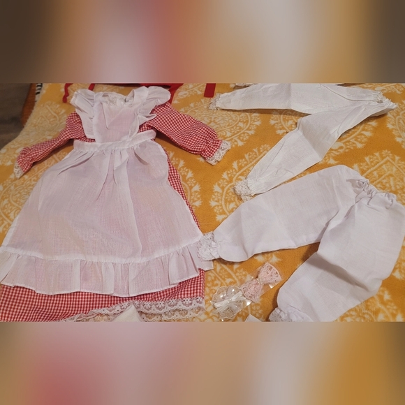 Vintage 60's Doll Dress And Bonnet With Accessories Red And White Checkered - Picture 3 of 16